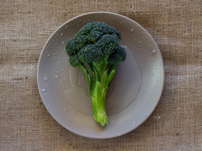 Gesunde Ernährung für Frauen: Wie Fasten und weniger Zucker deinem Körper guttun können